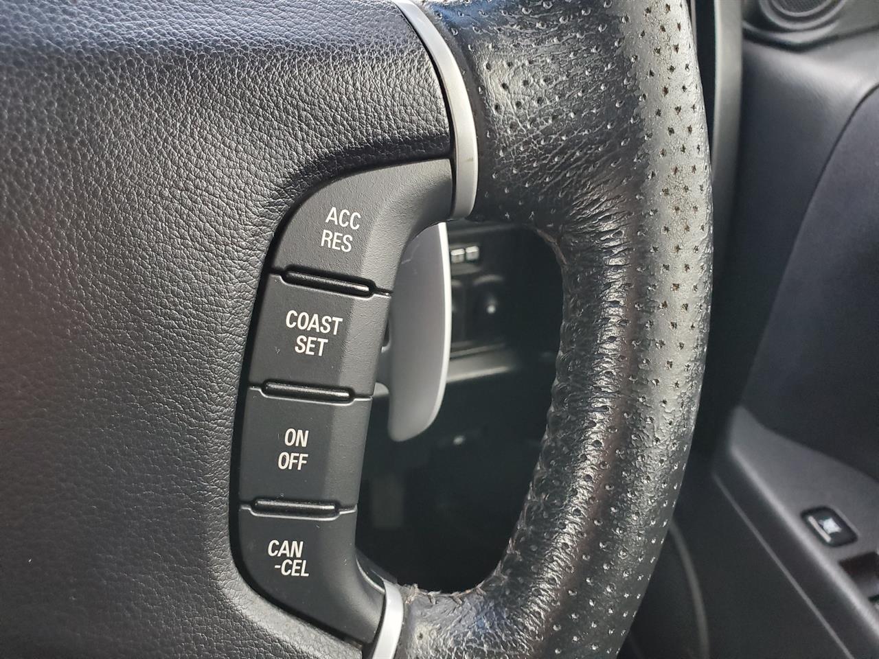 2012 Mitsubishi Delica thumbnail
