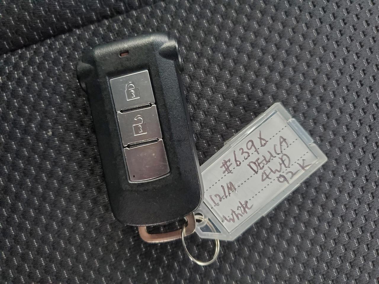 2012 Mitsubishi Delica thumbnail