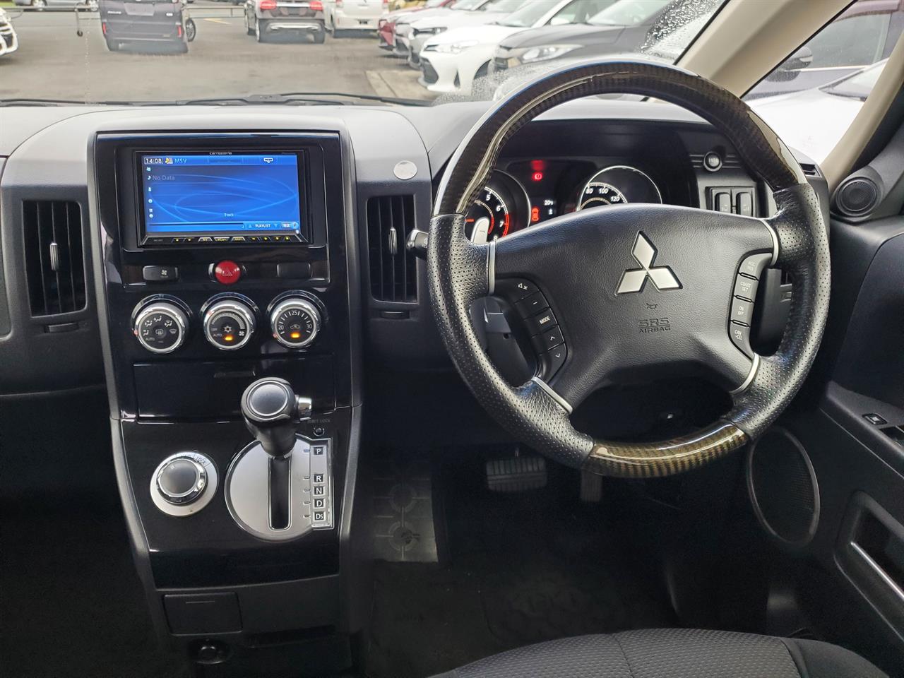 2012 Mitsubishi Delica thumbnail