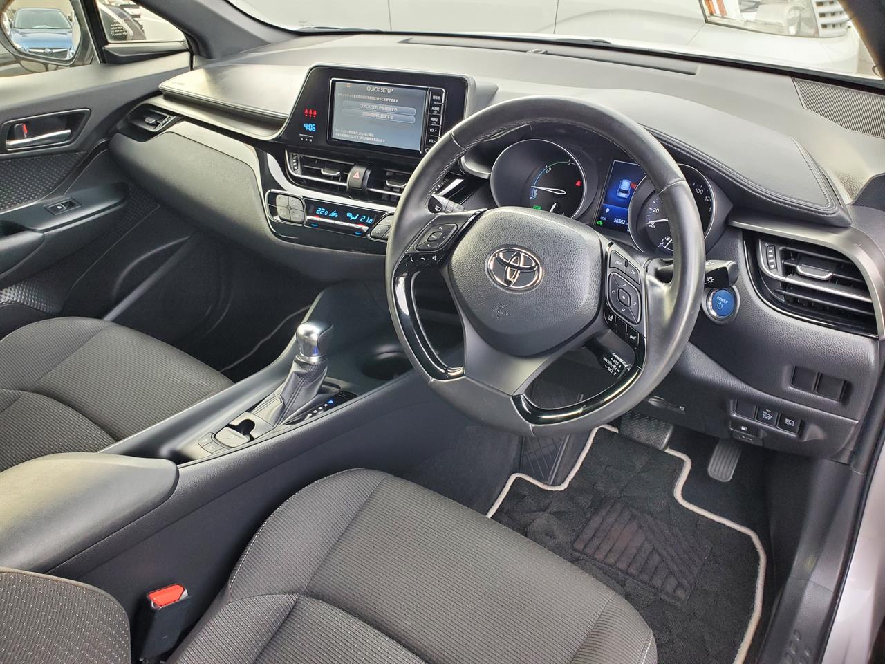 2017 Toyota C-HR thumbnail
