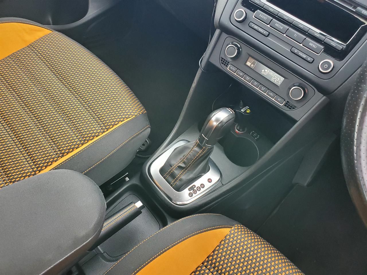 2012 Volkswagen Cross thumbnail