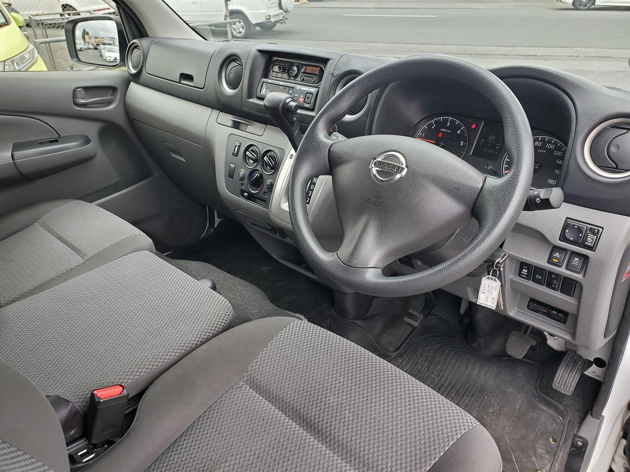 2017 Nissan Caravan thumbnail