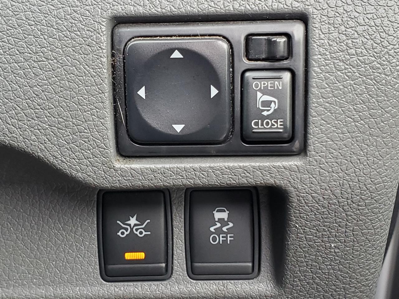 2017 Nissan Caravan thumbnail
