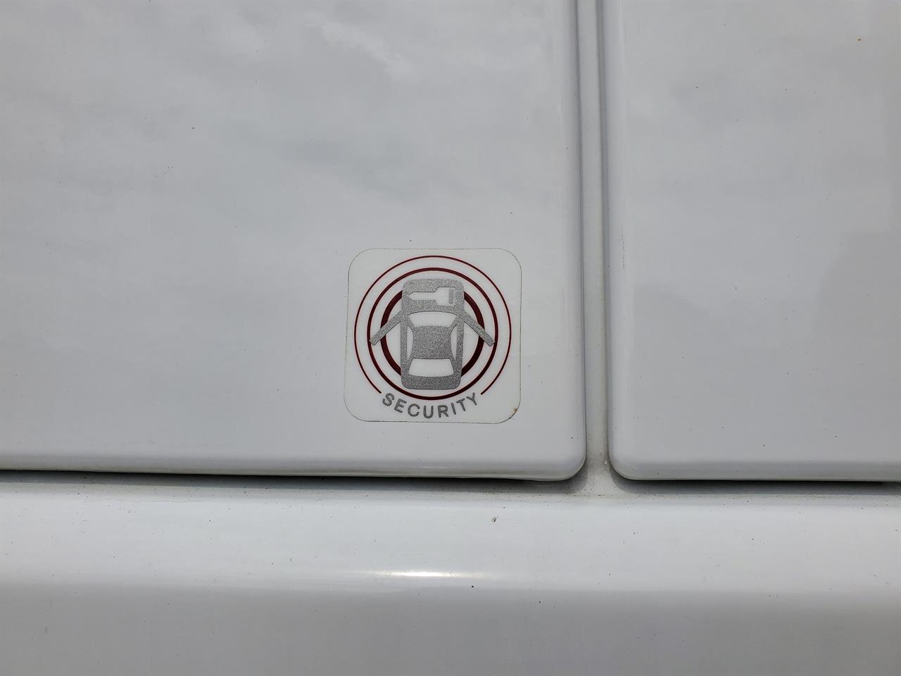 2017 Nissan Caravan thumbnail