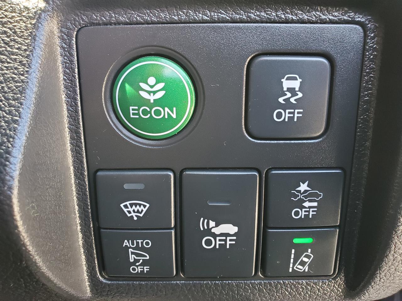 2017 Honda Vezel thumbnail
