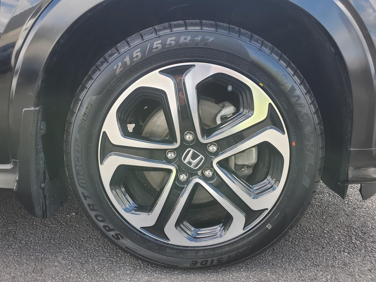 2017 Honda Vezel thumbnail