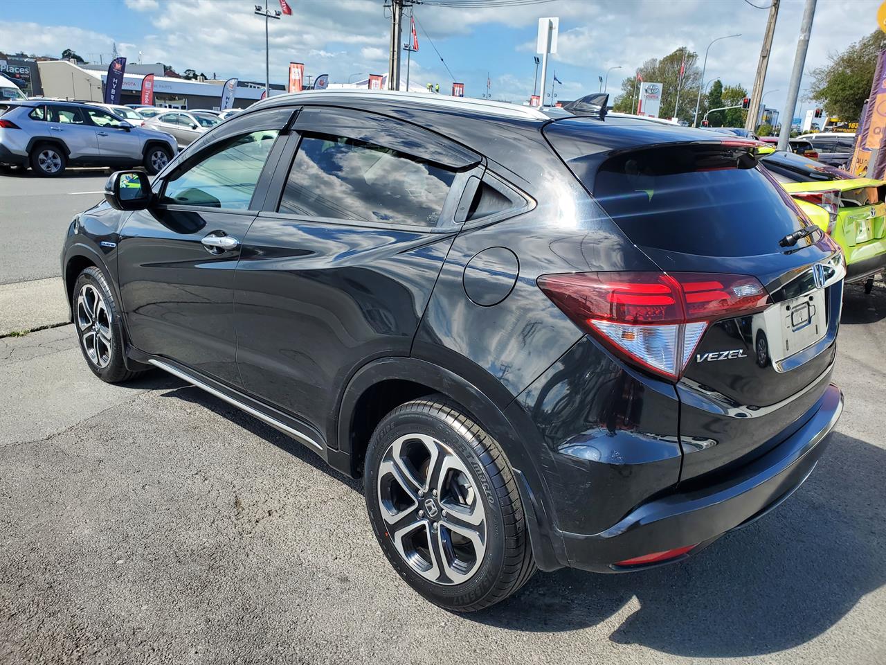 2017 Honda Vezel thumbnail
