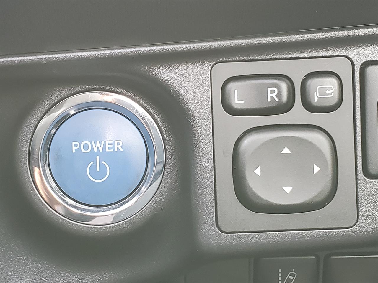2019 Toyota Aqua thumbnail