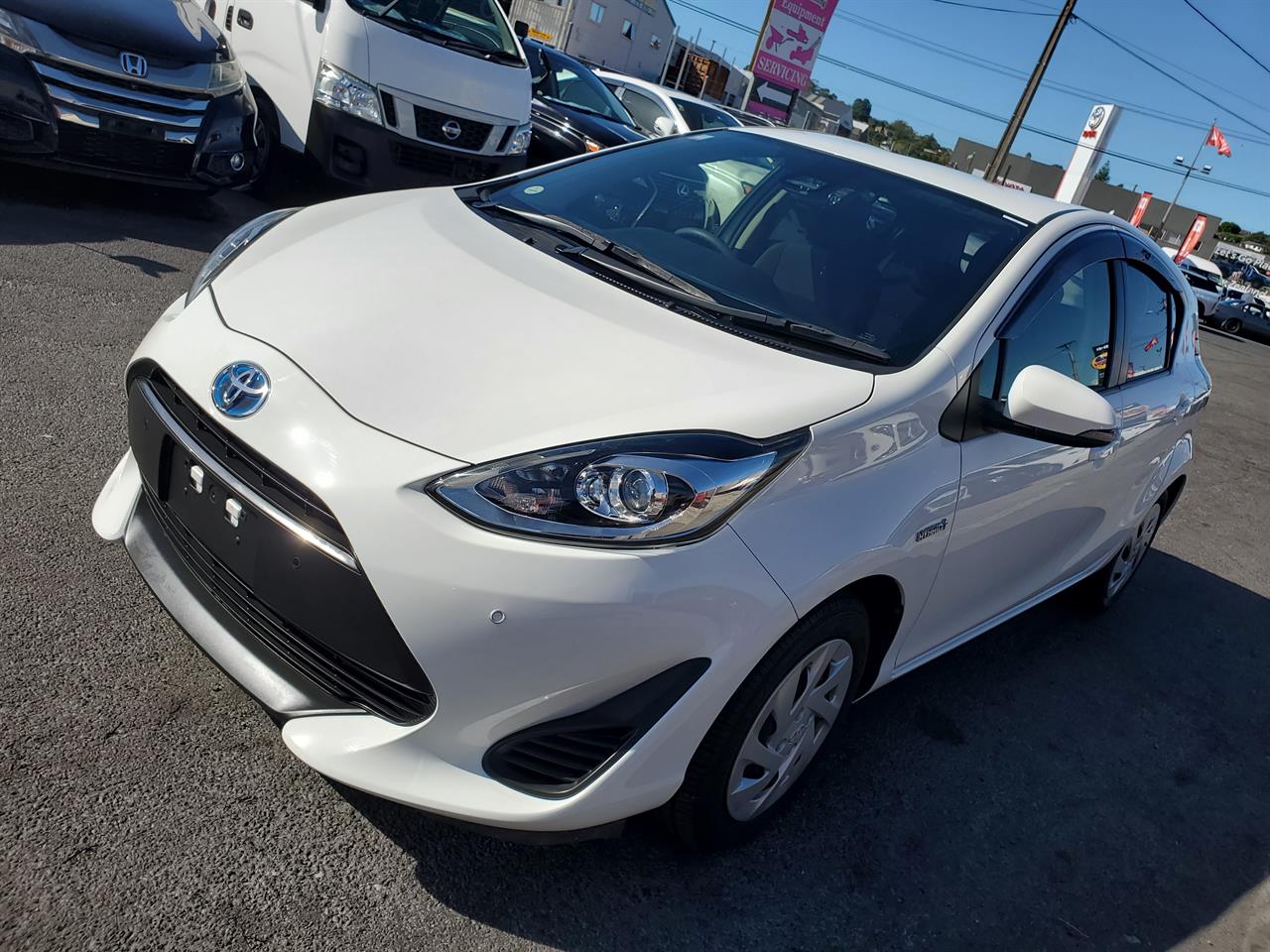 2019 Toyota Aqua thumbnail