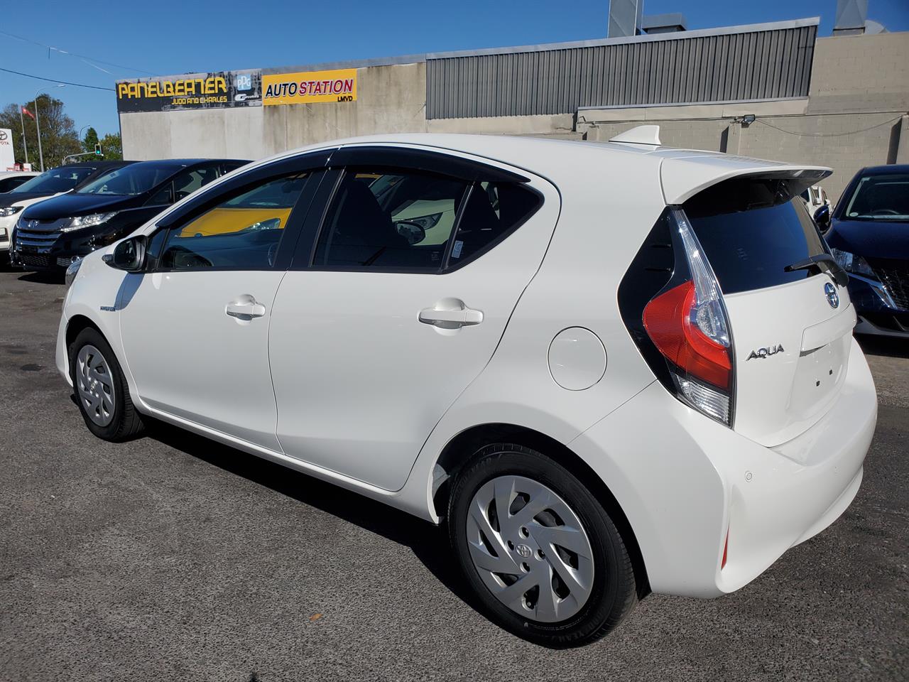 2019 Toyota Aqua thumbnail
