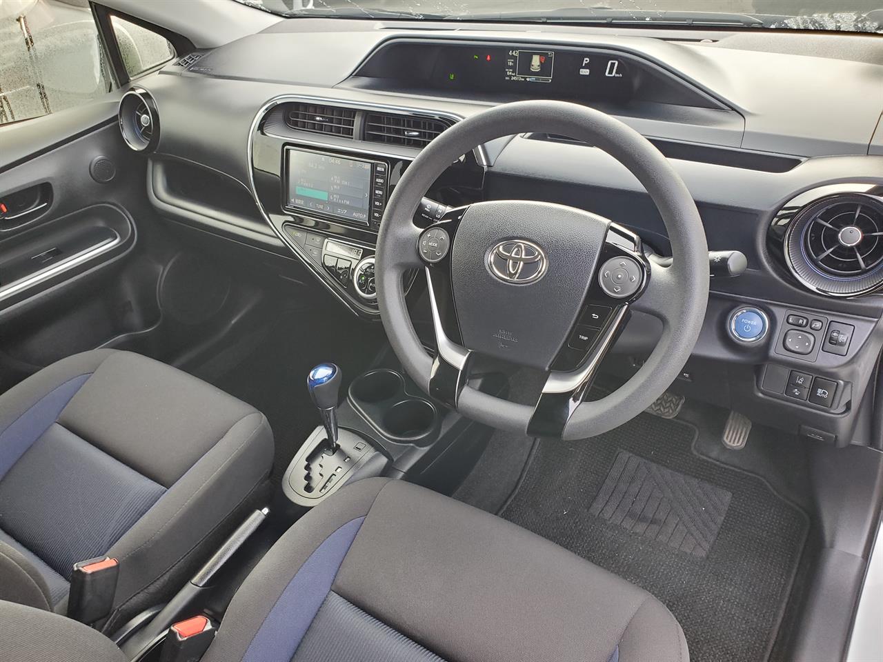 2019 Toyota Aqua thumbnail