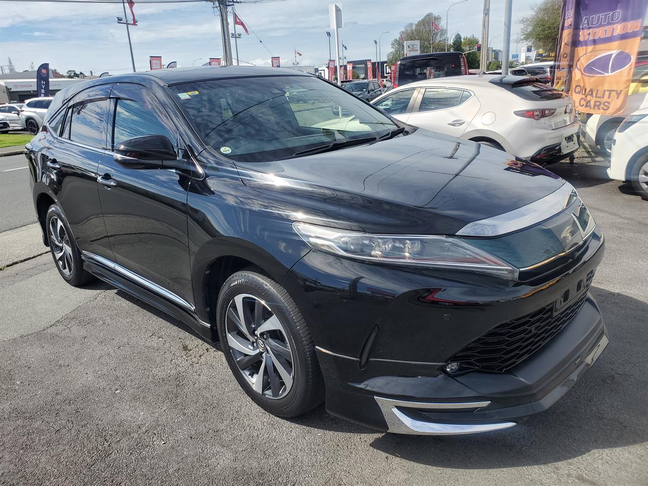 2018 Toyota Harrier thumbnail