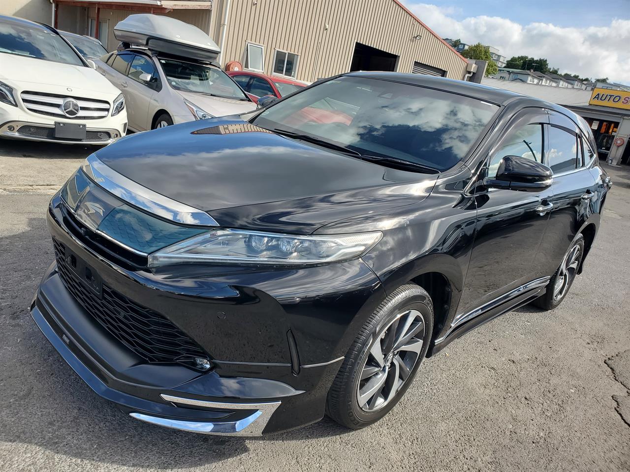 2018 Toyota Harrier thumbnail