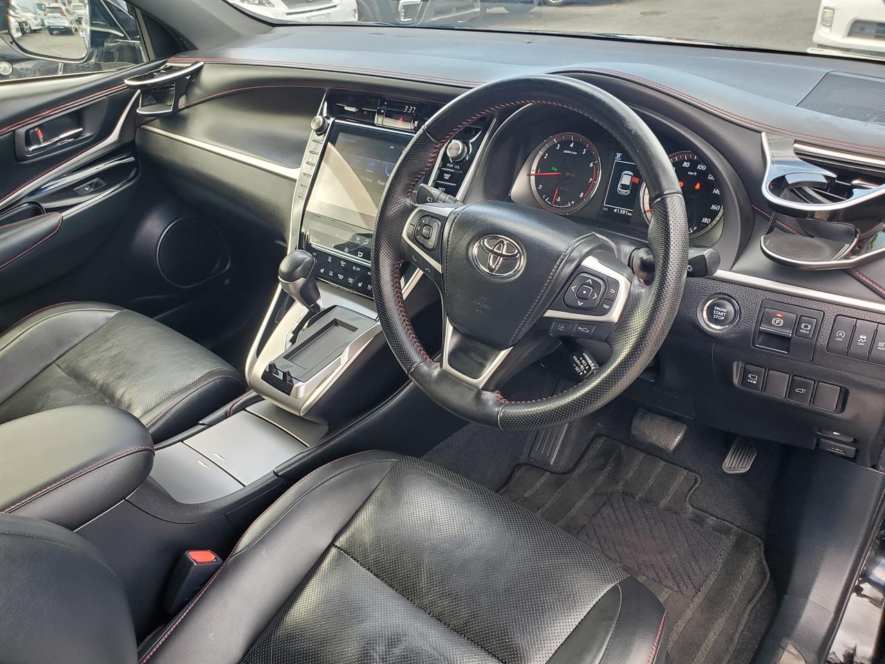 2018 Toyota Harrier thumbnail