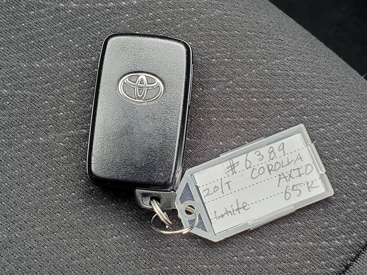 2020 Toyota Corolla thumbnail