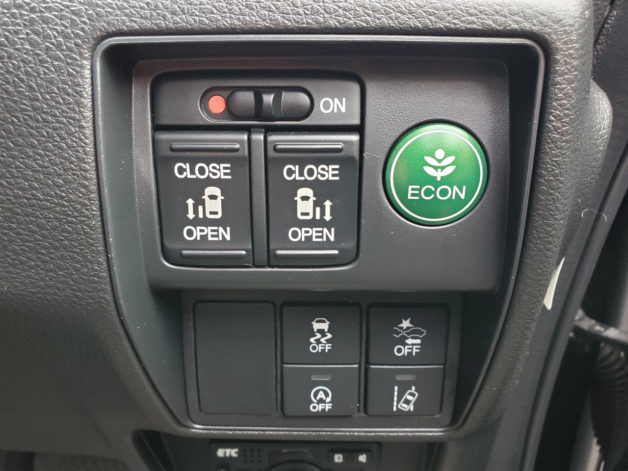 2017 Honda Odyssey thumbnail