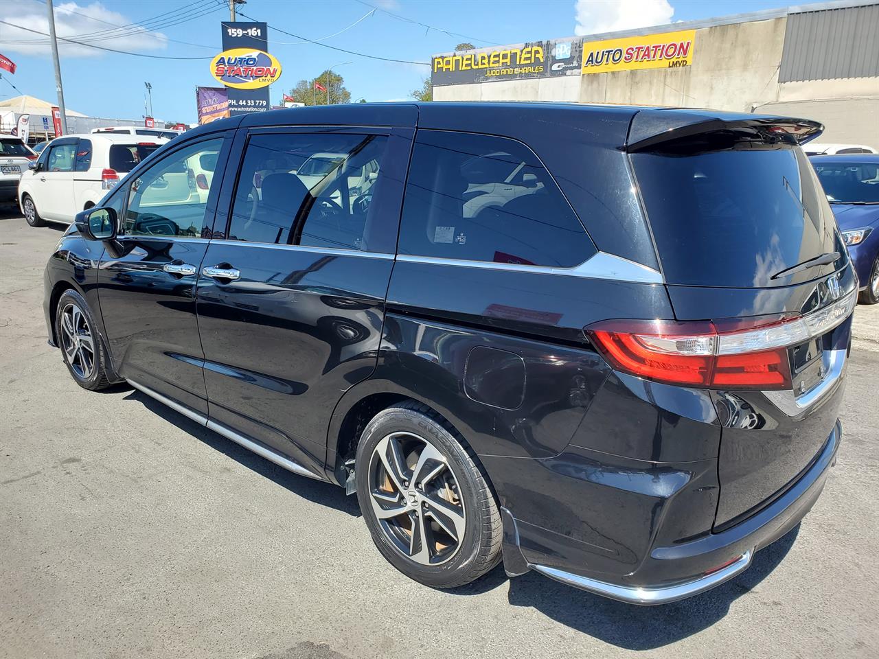 2017 Honda Odyssey thumbnail
