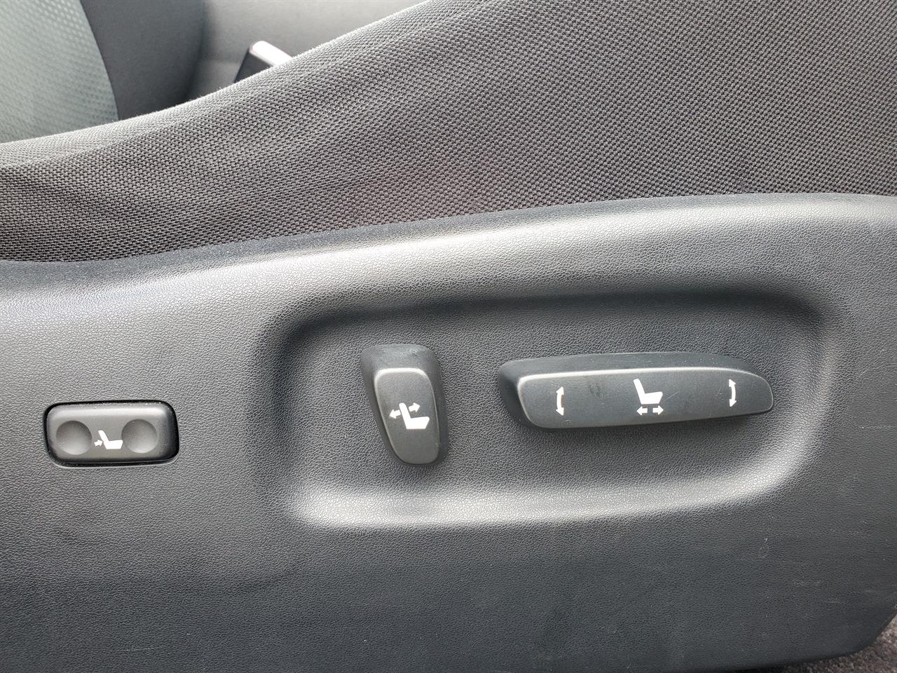 2012 Lexus RX450h thumbnail