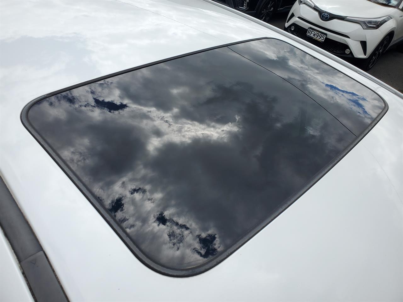 2012 Lexus RX450h thumbnail