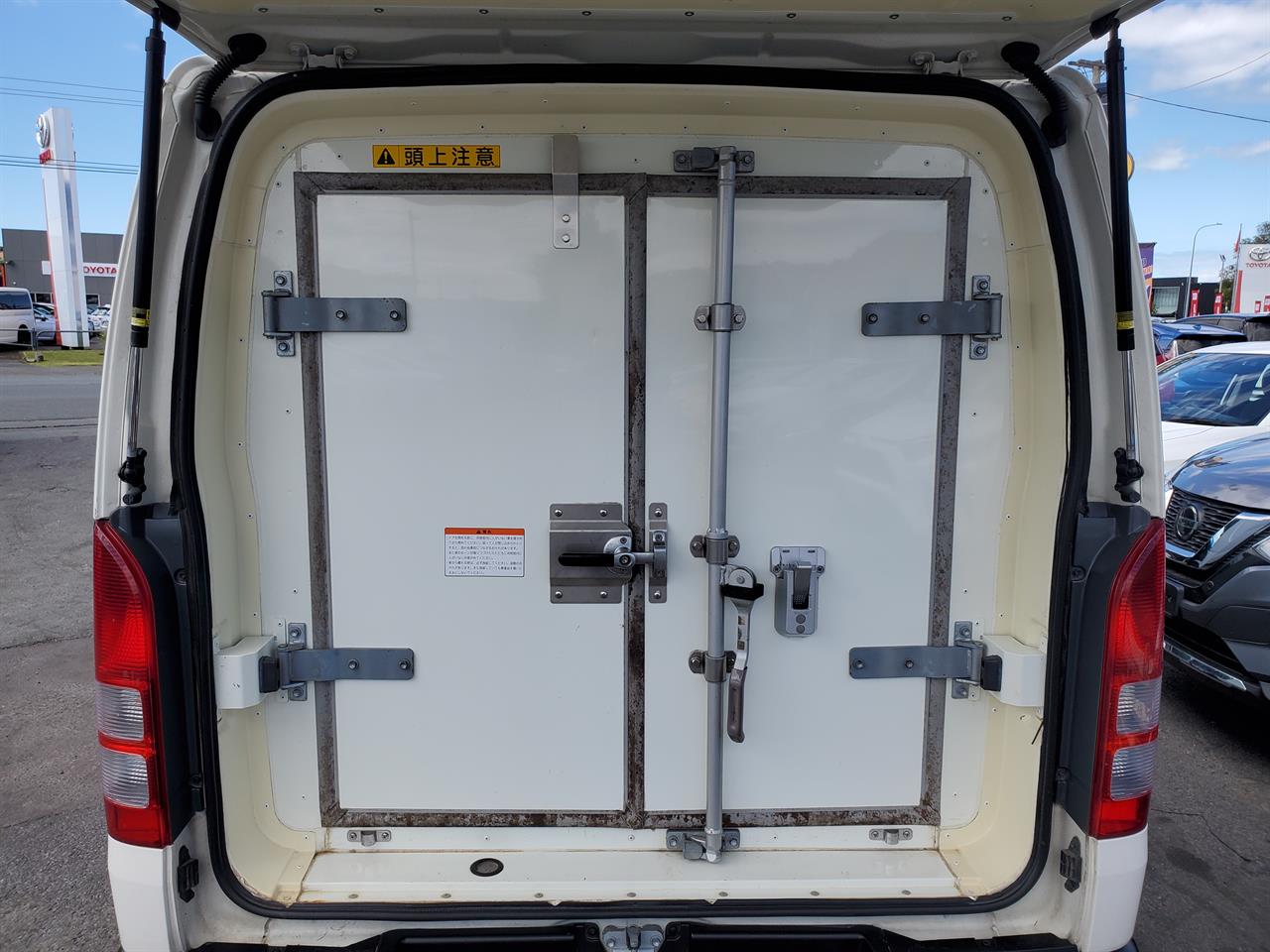 2019 Toyota Hiace thumbnail