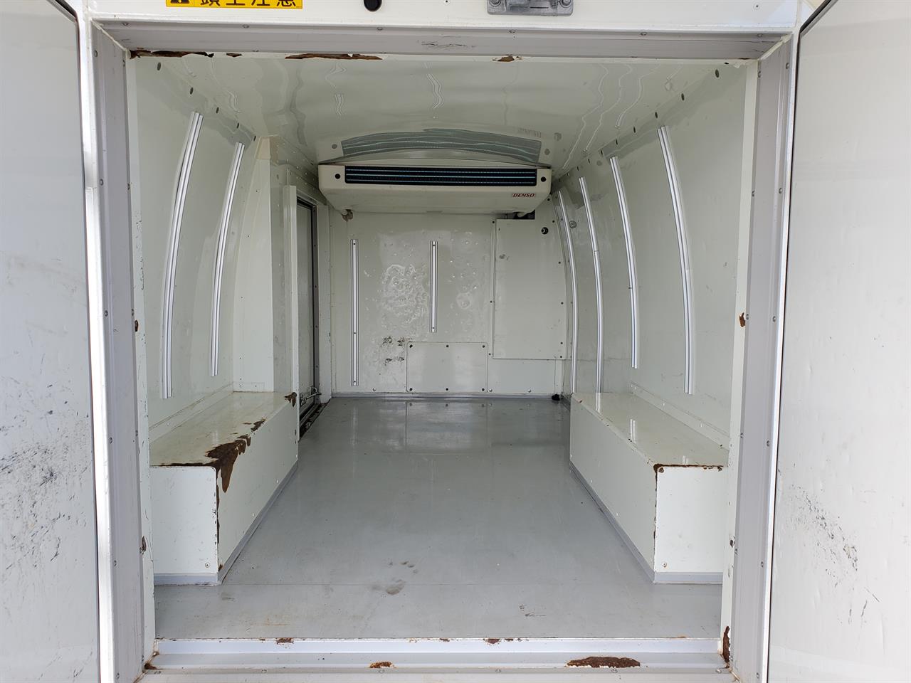 2019 Toyota Hiace thumbnail