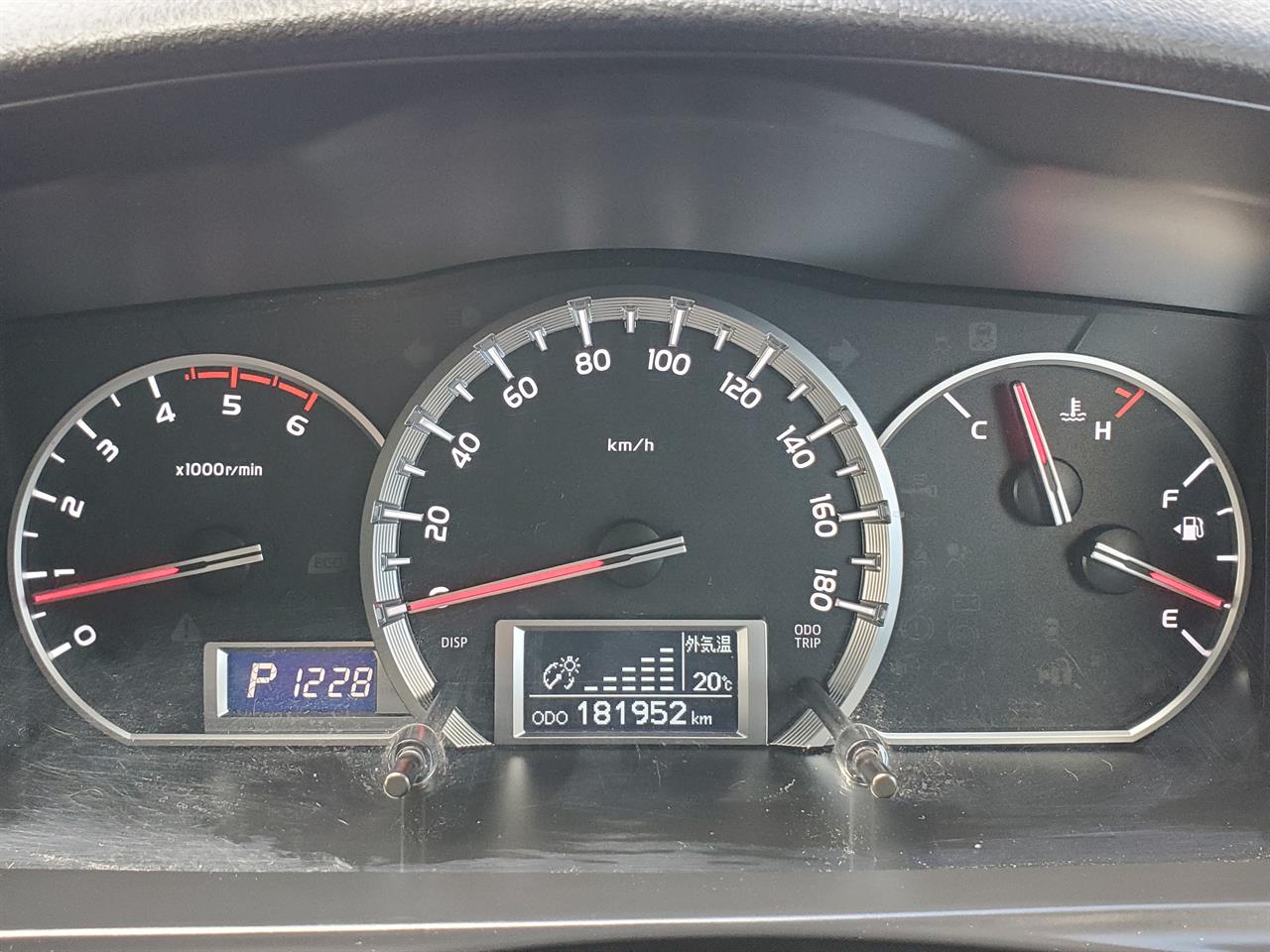 2019 Toyota Hiace thumbnail