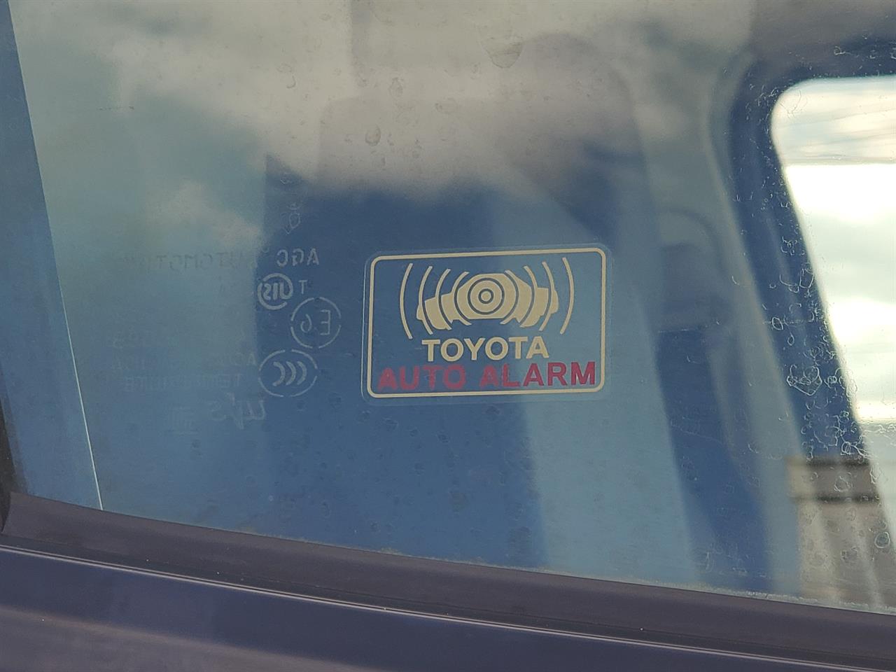 2019 Toyota Hiace thumbnail