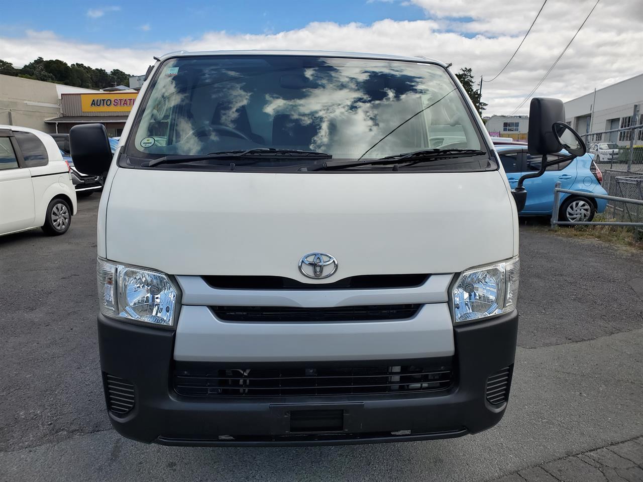 2019 Toyota Hiace thumbnail