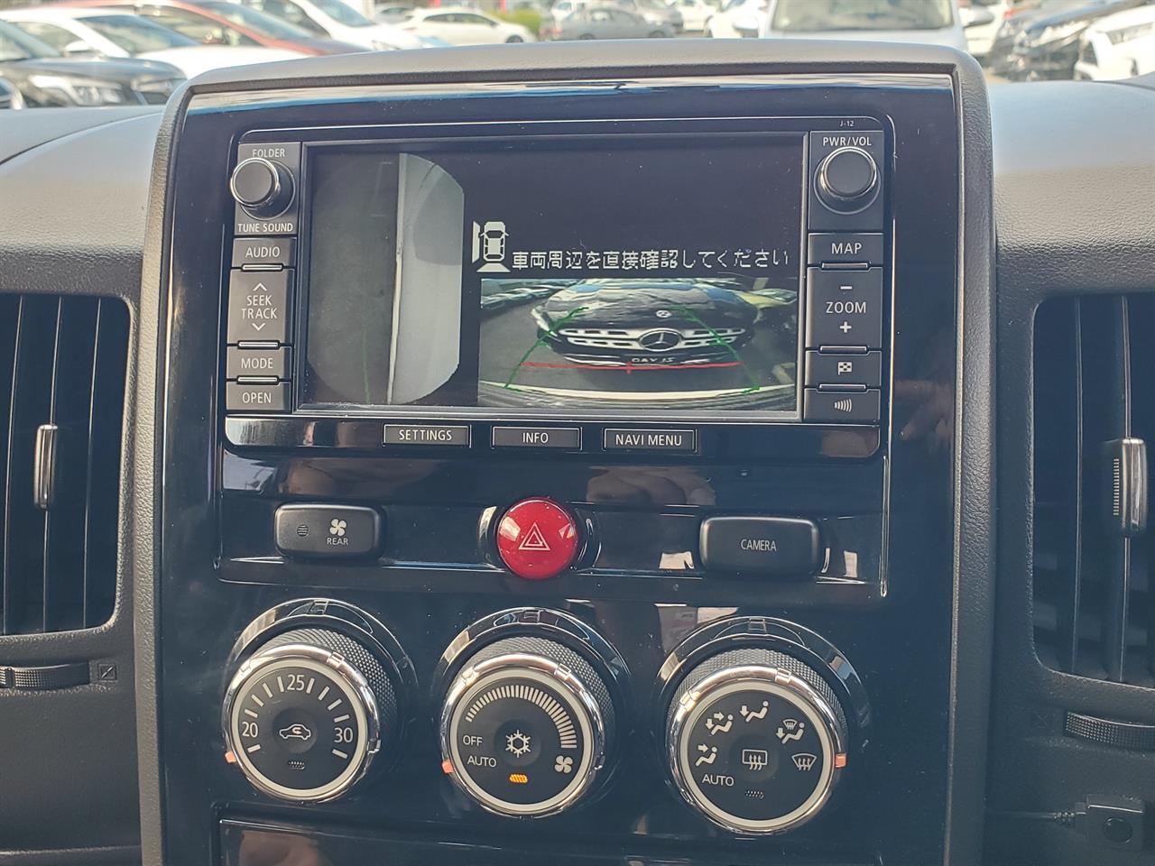 2013 Mitsubishi Delica thumbnail