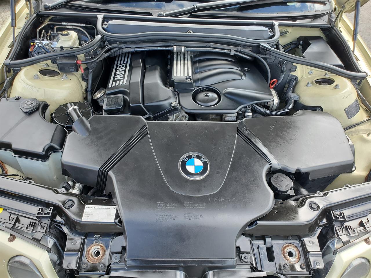2002 BMW Compact thumbnail