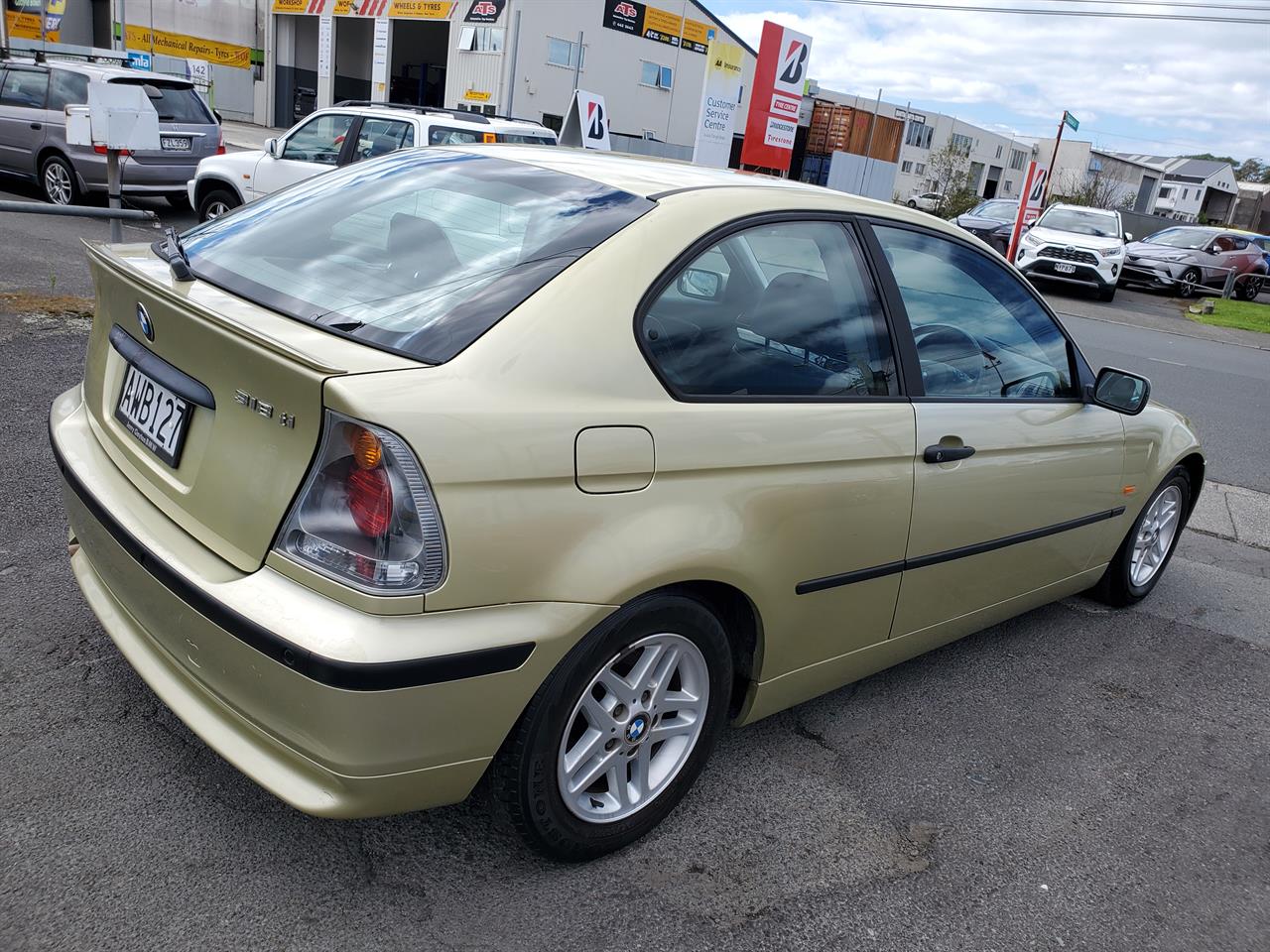 2002 BMW Compact thumbnail