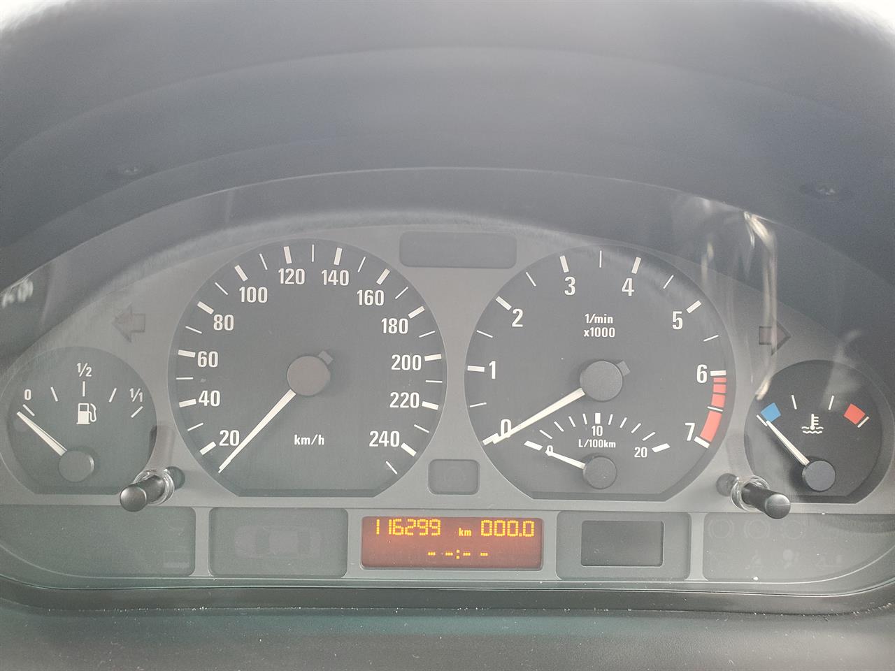 2002 BMW Compact thumbnail
