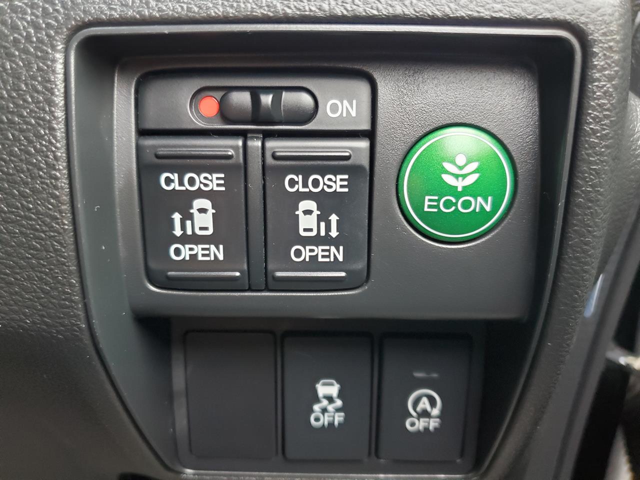 2015 Honda Odyssey thumbnail