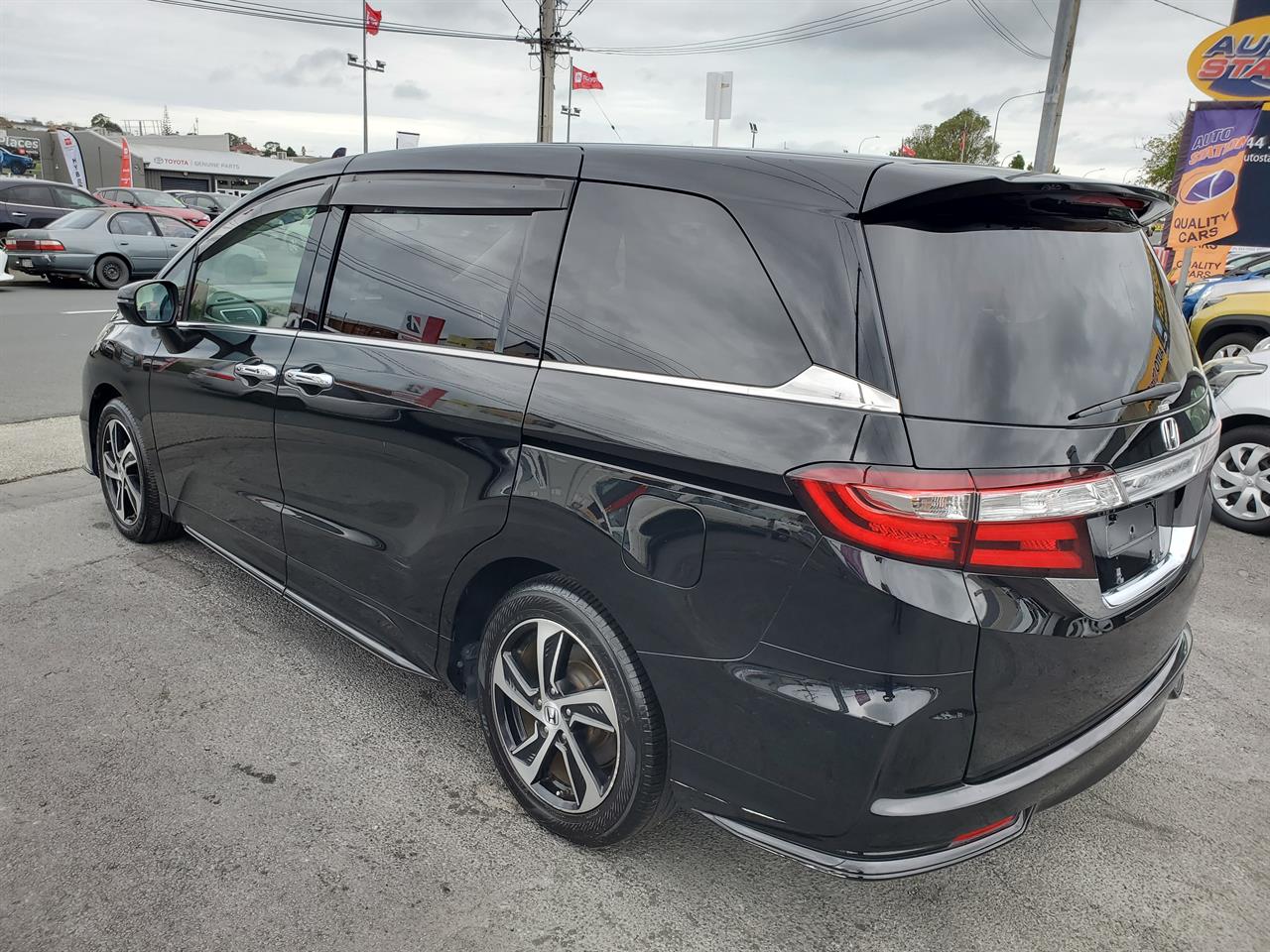 2015 Honda Odyssey thumbnail
