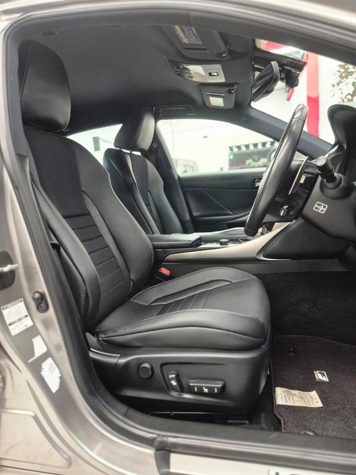 2013 Lexus IS thumbnail