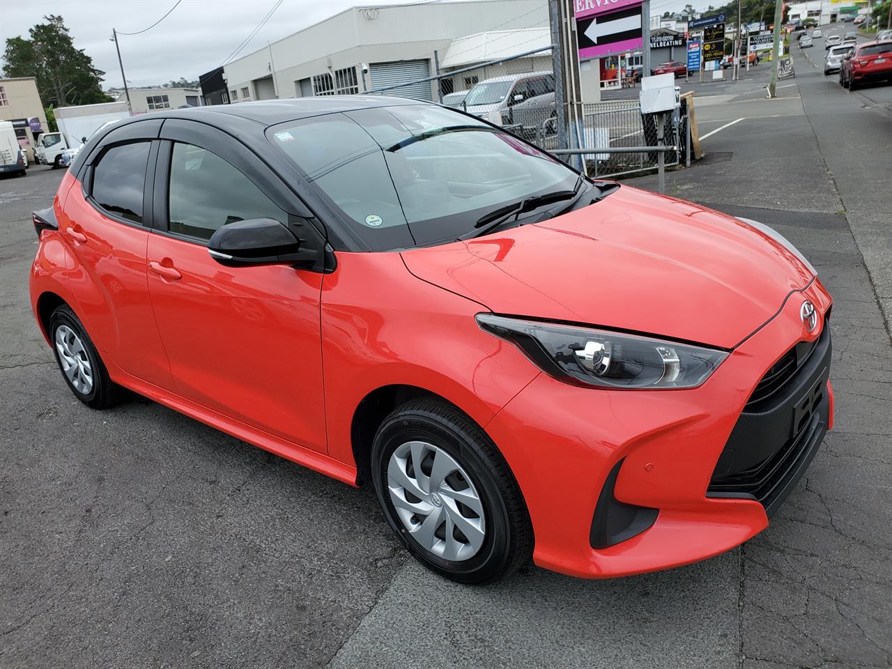 2020 Toyota Yaris thumbnail