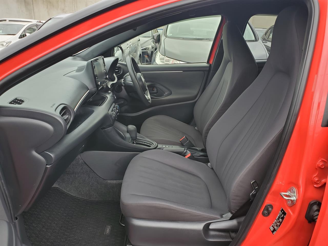 2020 Toyota Yaris thumbnail