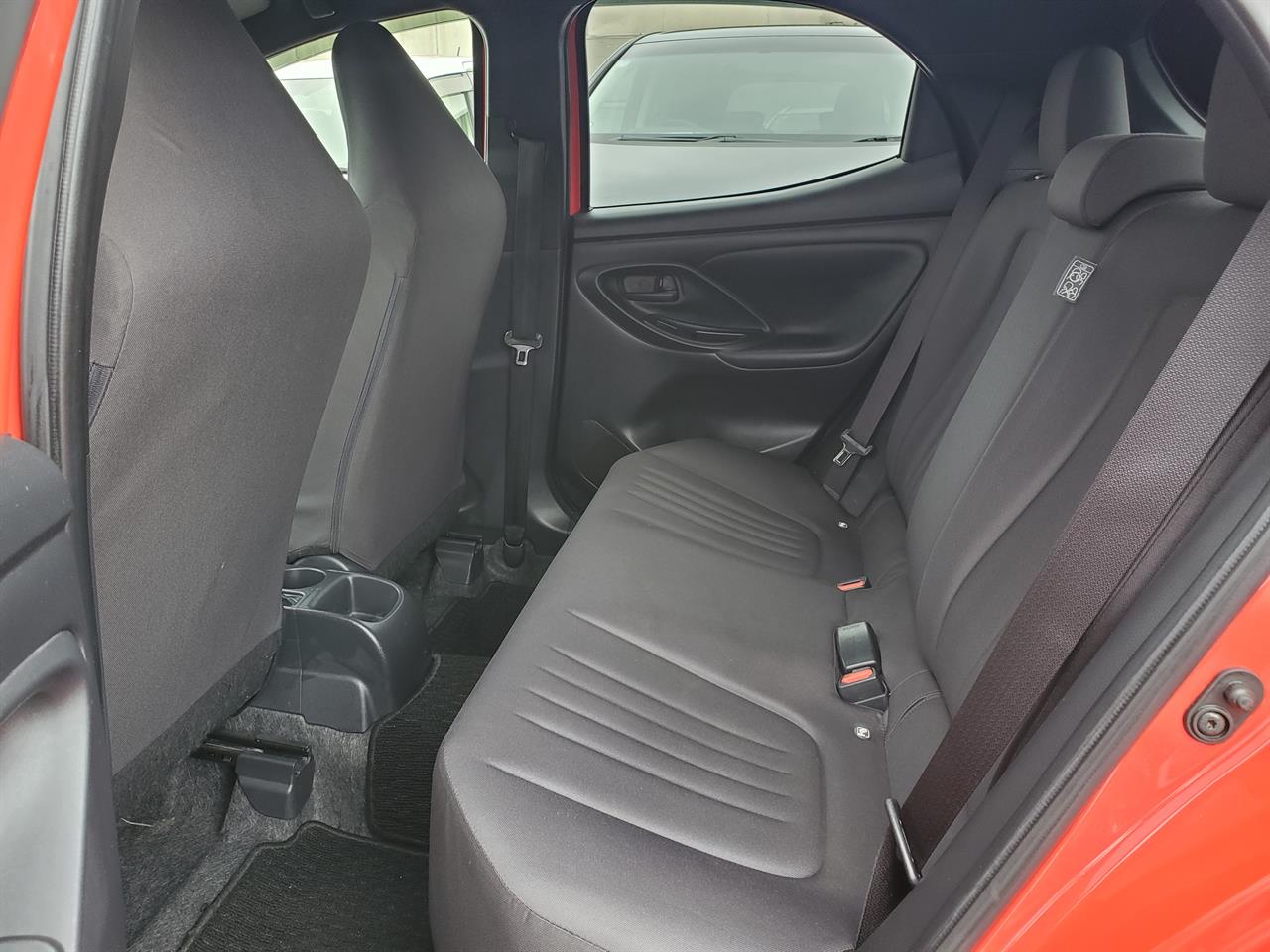 2020 Toyota Yaris thumbnail