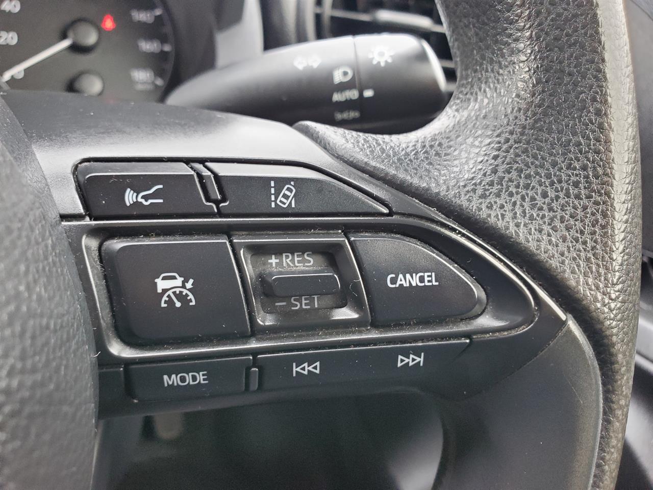 2020 Toyota Yaris thumbnail