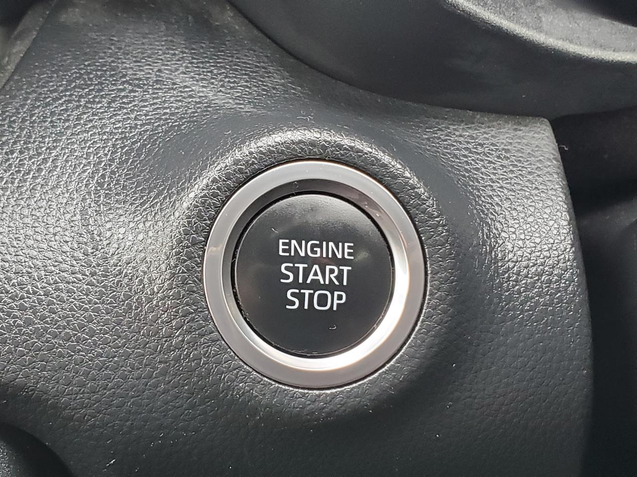 2020 Toyota Yaris thumbnail