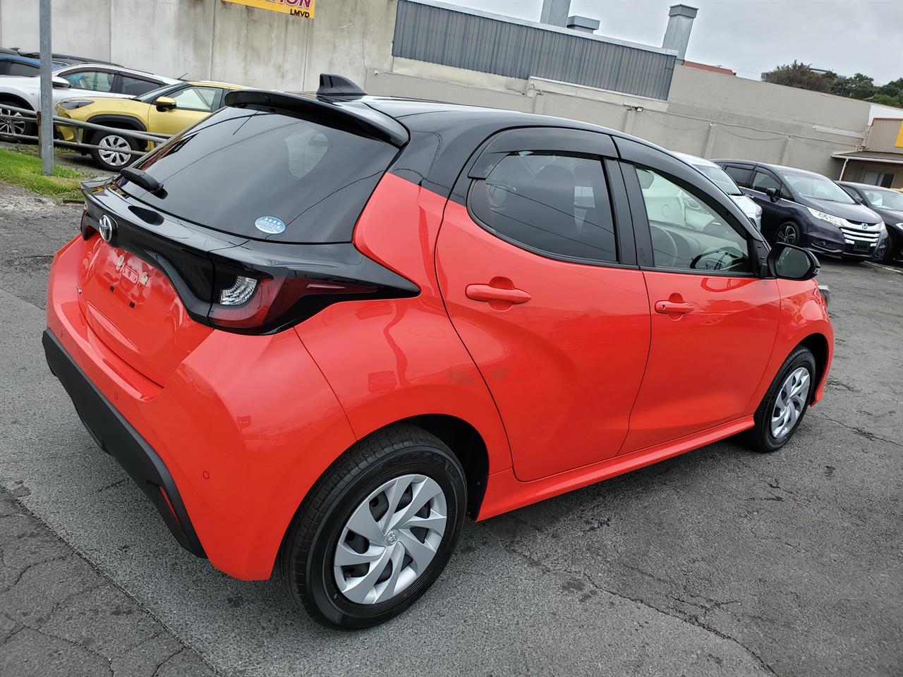 2020 Toyota Yaris thumbnail