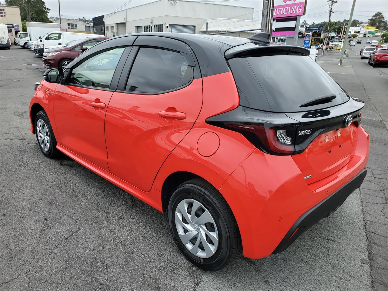 2020 Toyota Yaris thumbnail
