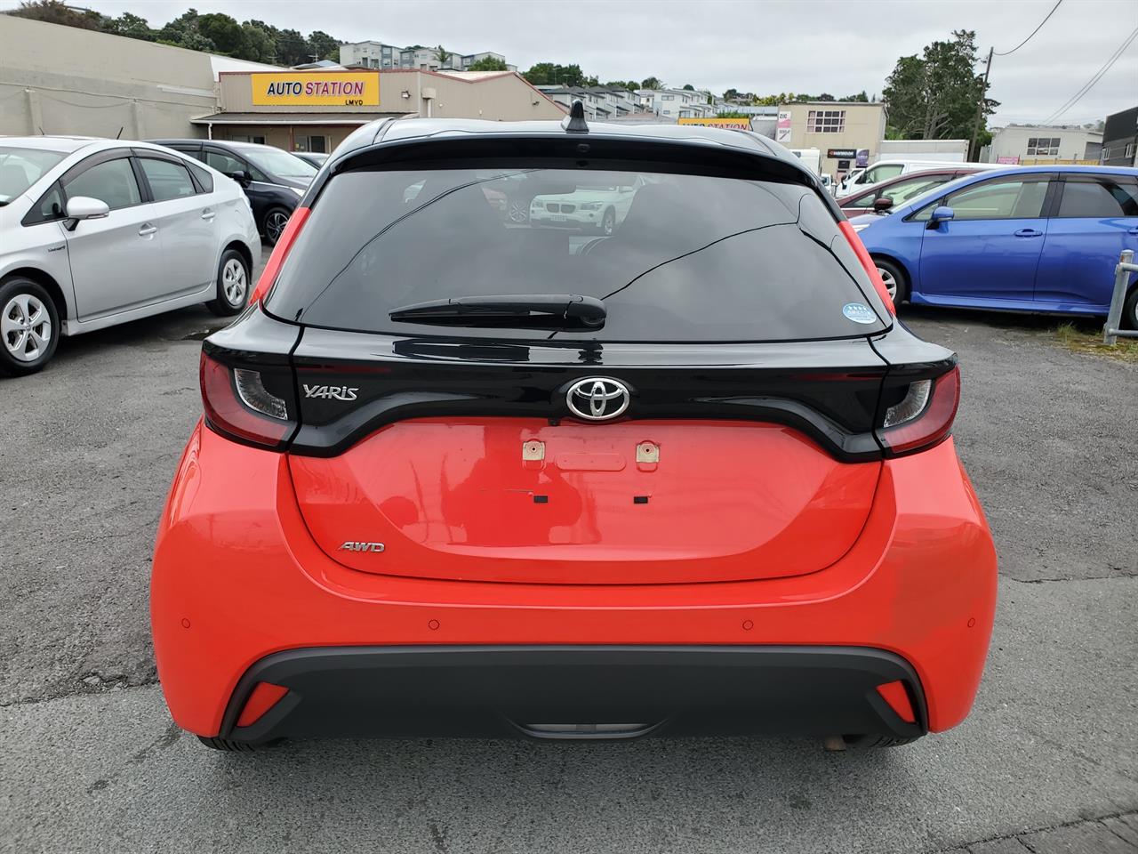 2020 Toyota Yaris thumbnail