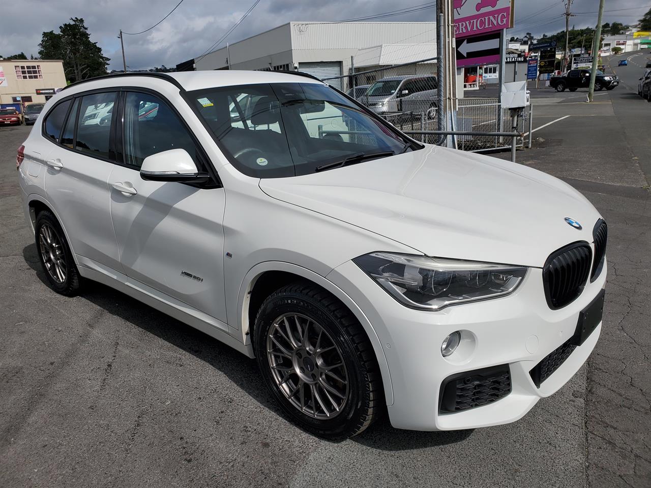 2017 BMW X1 thumbnail