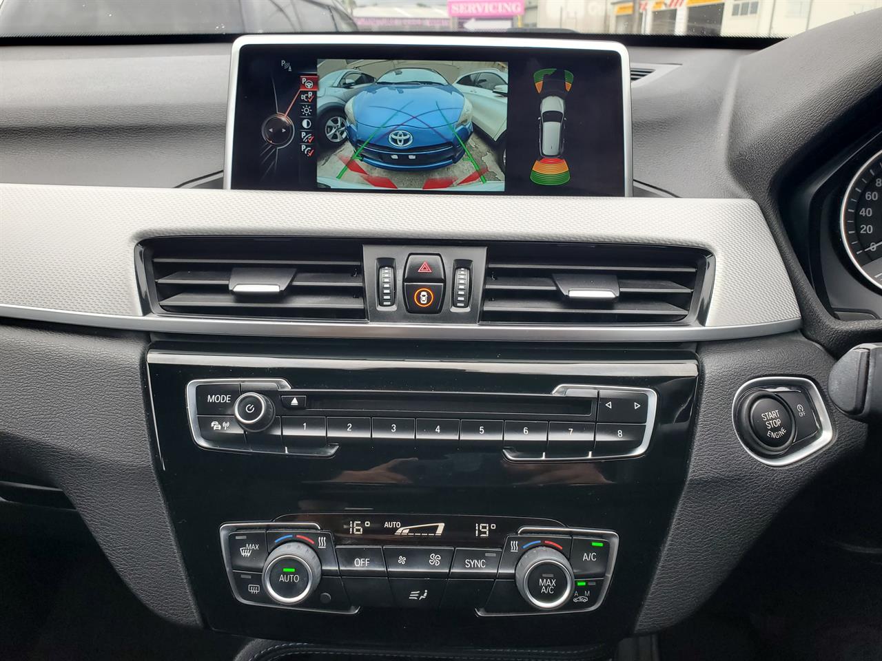 2017 BMW X1 thumbnail