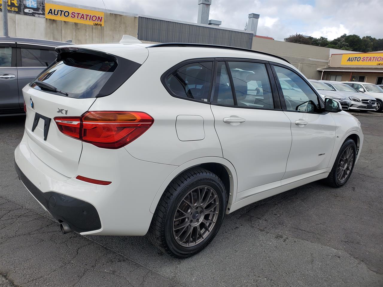 2017 BMW X1 thumbnail