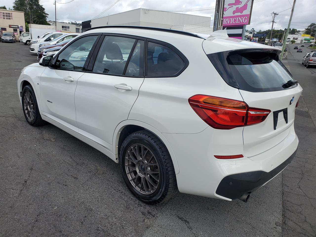 2017 BMW X1 thumbnail