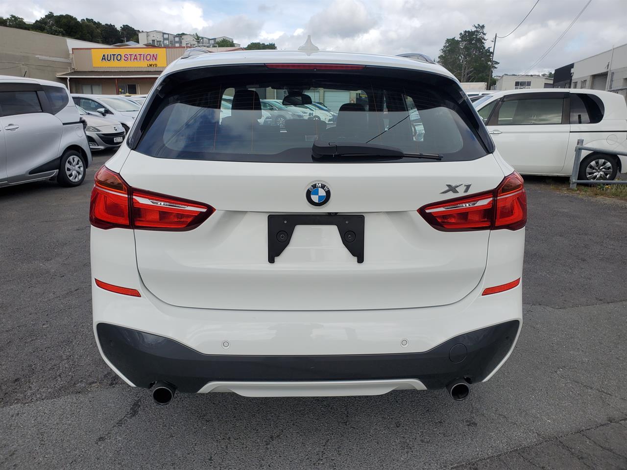 2017 BMW X1 thumbnail