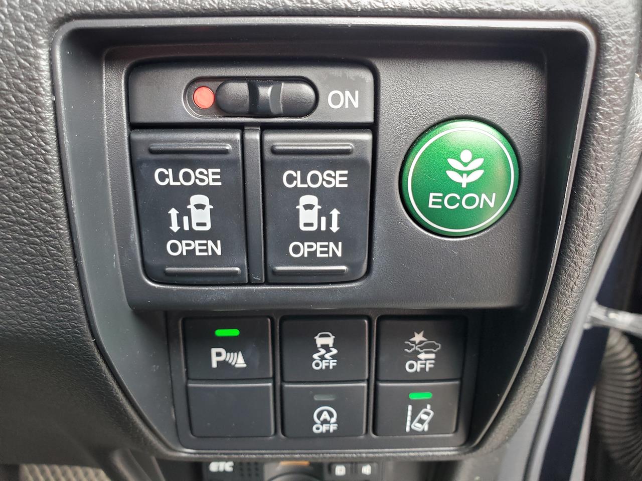 2015 Honda Odyssey thumbnail