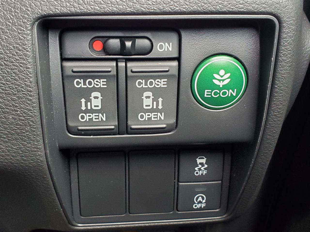 2015 Honda Odyssey thumbnail